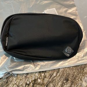 NWT LULU belt bag